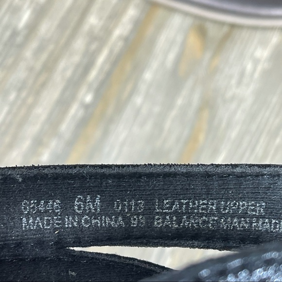 Clarks Flip Flop Leather Sandals Pewter & Black Straps With Flower Size 6. - Picture 10 of 10